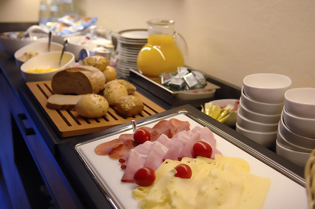Garni Gruenau Hotel San Martino In Passiria  Екстериор снимка