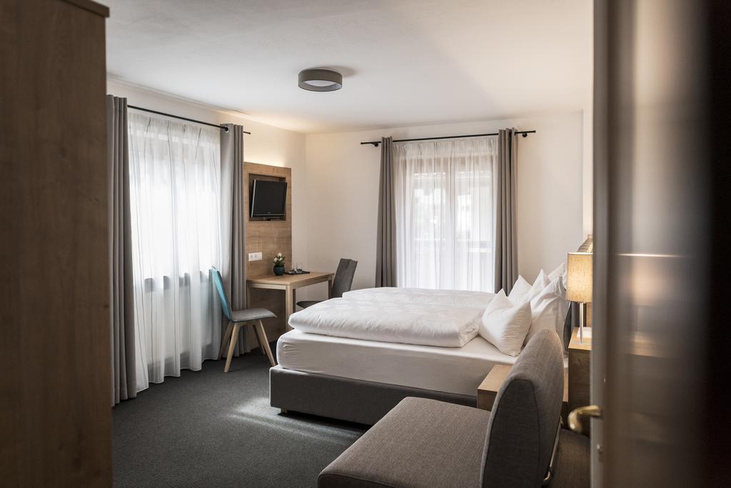 Garni Gruenau Hotel San Martino In Passiria  Екстериор снимка