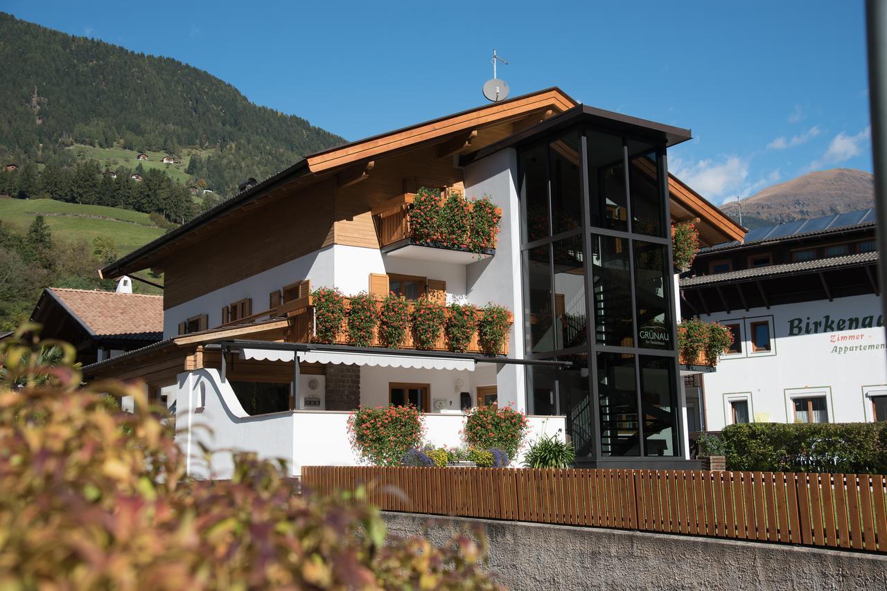 Garni Gruenau Hotel San Martino In Passiria  Екстериор снимка